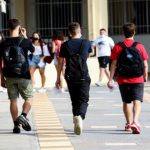 Ανοίγουν τη Δευτέρα γυμνάσια και λύκεια – Τι ισχύει με απουσίες & βαθμολογία (vid)