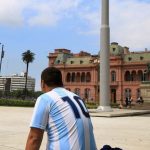 Ένταση και επεισόδια στο λαϊκό προσκύνημα του Μαραντόνα (pics-vid)