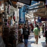 "Βροχή" τα πρόστιμα για τη διάδοση του ιού