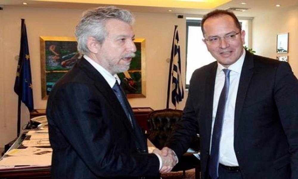 Αποδοκιμασίες για Κοντονή
