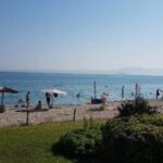 Δήμος Κασσάνδρας: Απομάκρυνε ξαπλώστρες και ομπρέλες από Καλλιθέα και Πευκοχώρι