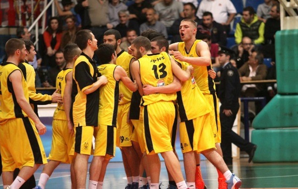Δεν τα κατάφεραν οι έφηβοι…