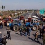 Επ’ αόριστον αποκλεισμός των Τεμπών από τους αγρότες