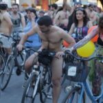Γυμνοί ποδηλάτες «πλημμύρισαν» την Θεσσαλονίκη (pics)