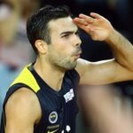 Ηγέτης της Φενέρ ο Σλούκας