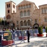 Κάγκελα παντού και ισχυρές αστυνομικές δυνάμεις