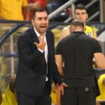 Καμπερίδης: "Επιστροφές, αμυντική συνέπεια και καθαρό μυαλό"