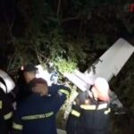 Οι πρώτες εικόνες από την πτώση του αεροσκάφους με δύο νεκρούς στη Λάρισα (vid)