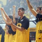 Oχι σκυμμένα κεφάλια