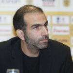 Πλήρωσε και περιμένει