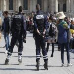 Σε συναγερμό η Γαλλία μία ημέρα πριν τις εκλογές