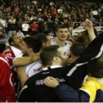 Στα Τρίκαλα,  στα δυο στενά…