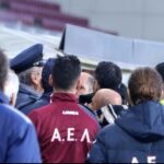 Στα χέρια Κούγιας – Φυντάνης μετά το γκολ της Λάρισας! (vid)