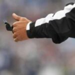 Απίστευτο περιστατικό στο γυναικείο ποδόσφαιρο: Προπονητής μπούκαρε στον αγωνιστικό χώρο! (vid)