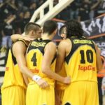 Συνεχίζει ακάθεκτος!