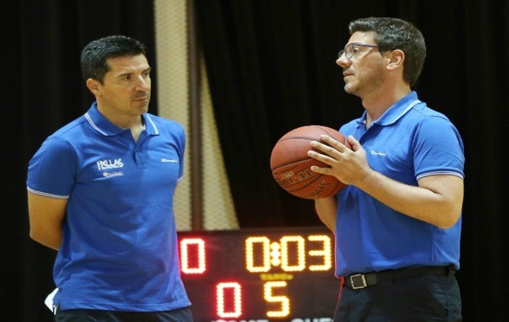 «Τα πολλά λόγια είναι φτώχεια»