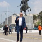 Το "ευχαριστώ" των Αρβανίτη, Ζεϊμπέκη