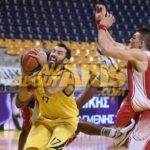 Του βάζει δύσκολα στο Παλέ