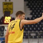 Βεζένκοφ: "Δεν μπήκαμε στον ρυθμό του αγώνα" (vids)
