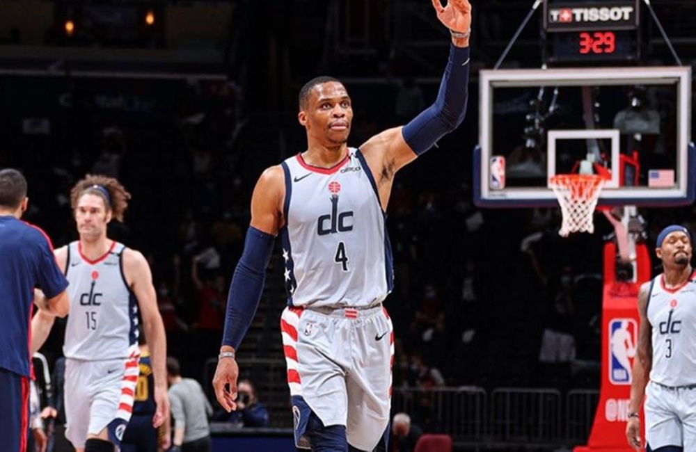 Ουίζαρντς… μαινόμενοι στα πλέι οφ, “σκόρπισαν” του Πέισερς