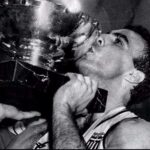 Ύπόκλιση από τον Ολυμπιακό: "Χωρίς εσένα το ελληνικό μπάσκετ δεν θα είχε γίνει ποτέ τόσο μεγάλο"