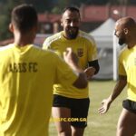 Τα “χαμόγελα” των Μπεναλουάν-Μήτρογλου (pic)