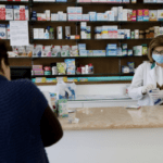 Self-tests: Τέλος η παραλαβή από τα φαρμακεία – Στα χαρακώματα οι φαρμακοποιοί με την κυβέρνηση (vid)