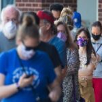 Έρχεται το τέλος της μάσκας; – Το απόγευμα οι ανακοινώσεις (vid)