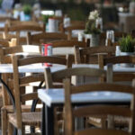 Τι αλλάζει από σήμερα στην εστίαση: Πώς θα πηγαίνουμε σε μπαρ, εστιατόρια (vid)