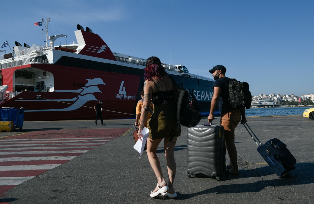 Ανοίγει η πλατφόρμα freedom pass για την προπληρωμένη κάρτα των 150 ευρώ (vid)