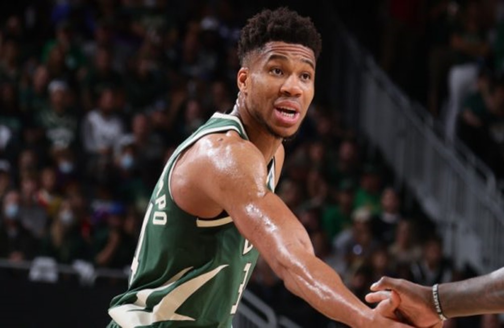 Τζορτζ και Καρμέλο δεν πιστεύουν ότι ο Αντετοκούνμπο θα φύγει από τους Μπακς (vid)