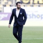 Εντείνει τις επαφές για προπονητή