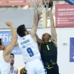 Εξαλλοι στον ΑΡΗ με τη διαιτησία!