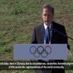 Αρχαία Ολυμπία: Παραδόθηκε η φλόγα στο Πεκίνο, απρόοπτα με Θιβετιανούς (vid)