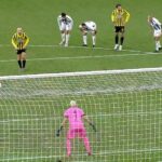 ΑΕΚ: Αστόχησε σε πέναλτι ο Άμραμπατ στο 87′ (vid)