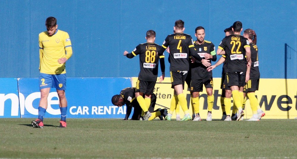 Το κρατάει, εκτός κι αν…