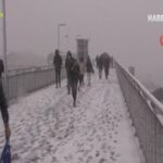 Χάος στους δρόμους της Κωνσταντινούπολης από τη χιονοθύελλα (vid)