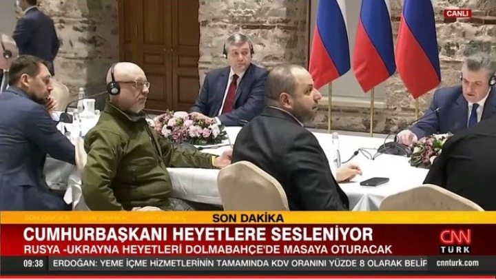 Στο Ντολμά Μπαχτσέ της Κωνσταντινούπολης ξεκινούν οι συνομιλίες Ρωσίας-Ουκρανίας