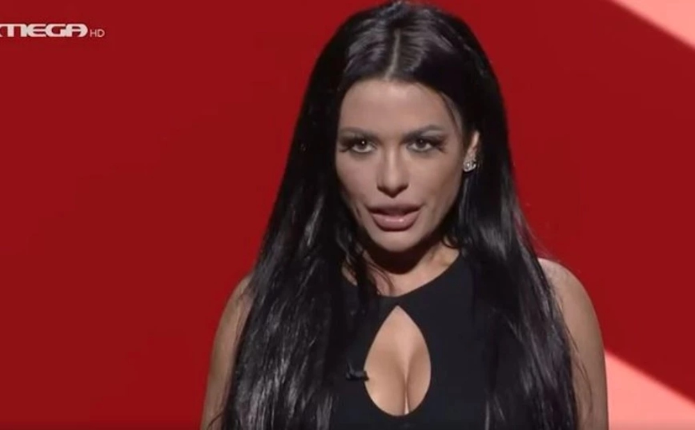 X Factor: Η εκρηκτική Αλεξάνδρα και η ερμηνεία της που έπεισε τους κριτές (vid)