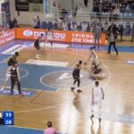 Κολοσσός – Προμηθέας | Ο Φλόιντ «σώριασε» στο παρκέ τον Φράνκαμπ με μια φοβερή ντρίμπλα