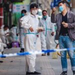 Ρεκόρ θανάτων για τρίτη συνεχόμενη ημέρα στη Σανγκάη – Ξεκίνησαν τα μαζικά τεστ στο Πεκίνο