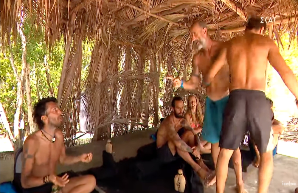 Survivor: Έξαλλοι στα όρια της τρέλας οι Μπλε με τον Κωνσταντίνο (vids)