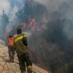 Σε ύφεση η φωτιά στη Λιχάδα της Εύβοιας