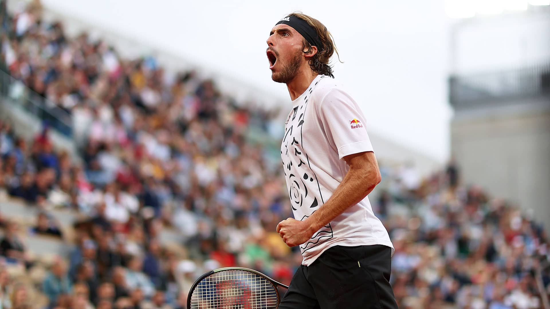Roland Garros: Γκαφατζής θεατής έριξε το κινητό του στο court στο ματς του Τσιτσιπά (vid)