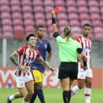 Βραζιλία: Παίκτης αποβλήθηκε και επιτέθηκε σε γυναίκα διαιτητή!