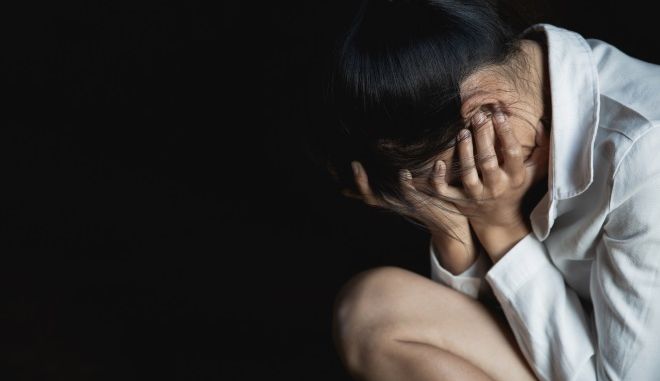 Βόλος: Ζητούσε από την κόρη του να ξεντύνεται μπροστά του και ασελγούσε πάνω της
