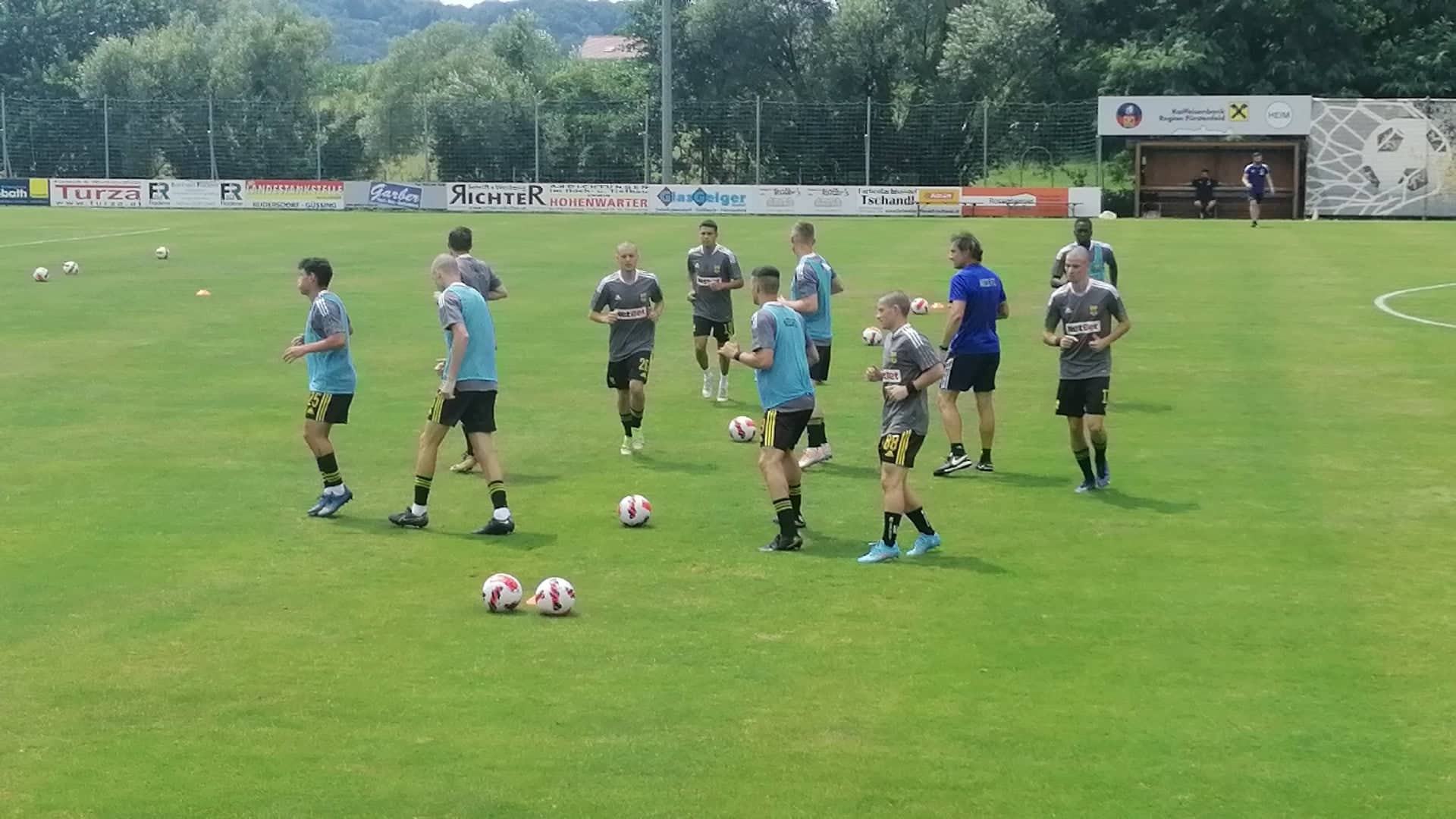 ΑΡΗΣ-Γάνδη: Εικόνες και βίντεο από την προθέρμανση των κιτρινόμαυρων (pics&vids)