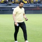 Κοιτάει, ήδη, αλλού για στόπερ