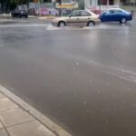 “Άνοιξαν οι ουρανοί” στη Θεσσαλονίκη: Πτώση δέντρων, παγιδεύτηκε ΙΧ (vid)