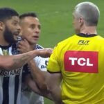 Τα έβαλε με… ντούκι διαιτητή ο Χουλκ (vid)